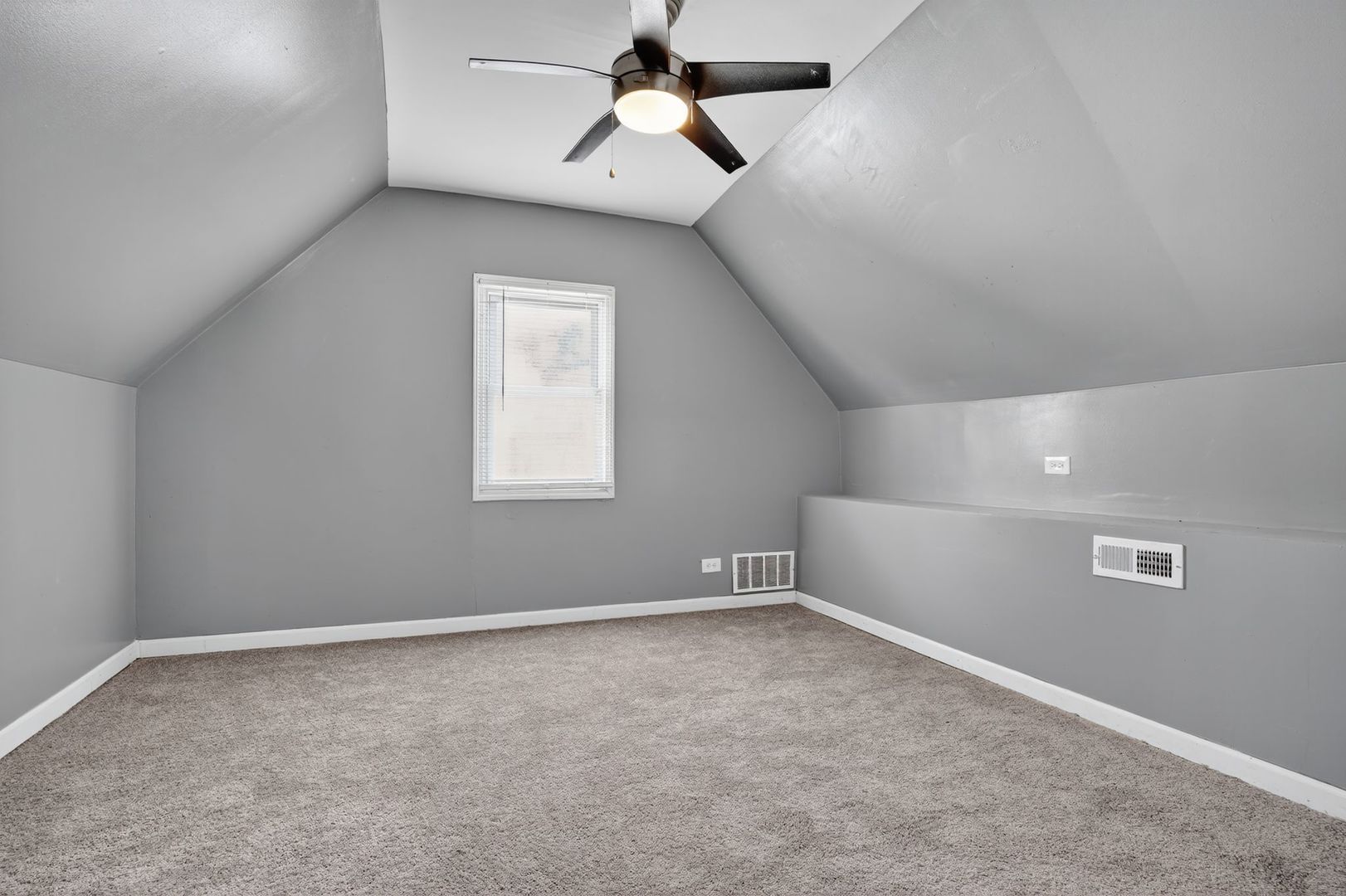 10417 W Palmer Avenue, Melrose Park, IL 60164