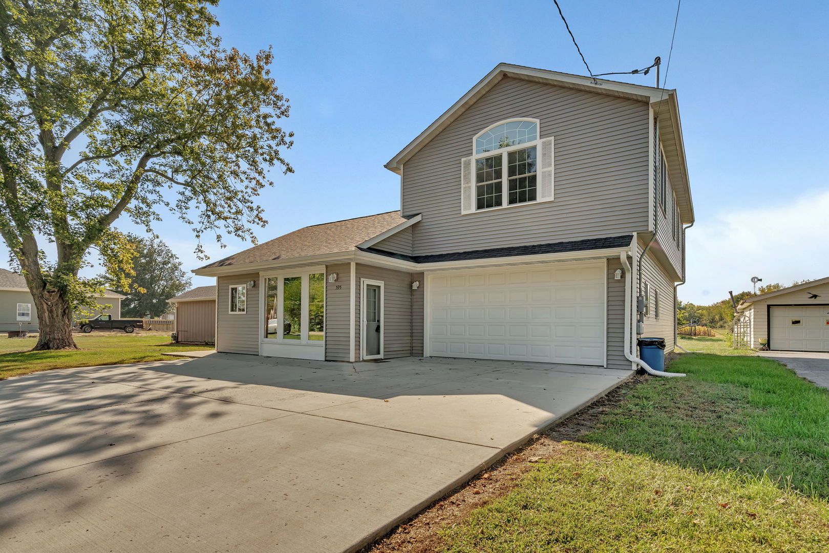 595 W Rathburn Street, Carbon Hill, IL 60416