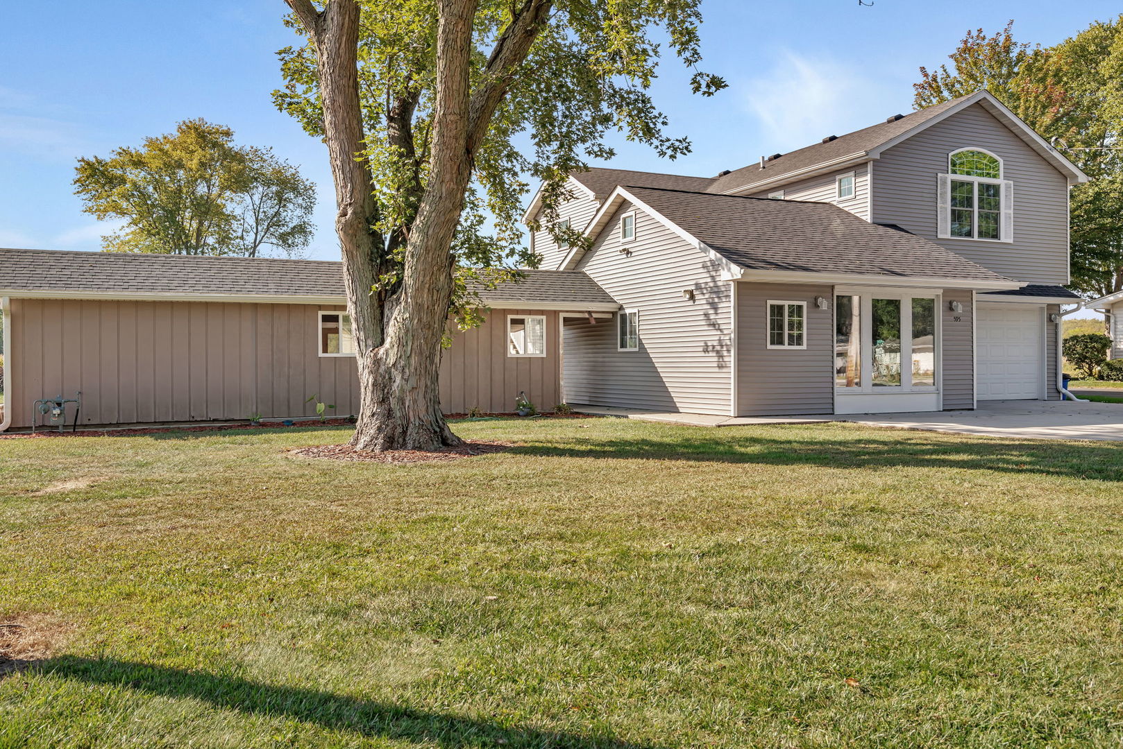 595 W Rathburn Street, Carbon Hill, IL 60416