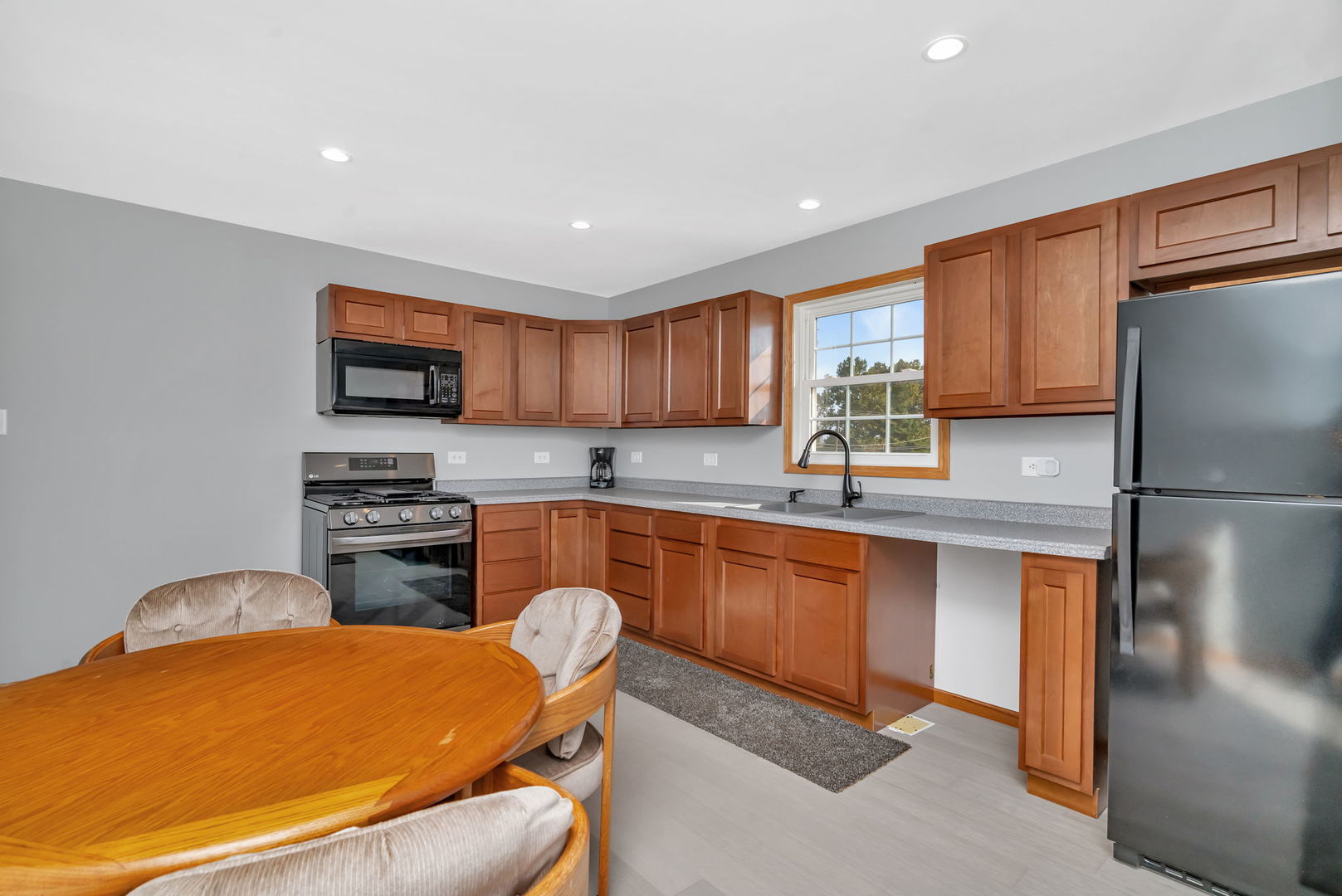 595 W Rathburn Street, Carbon Hill, IL 60416