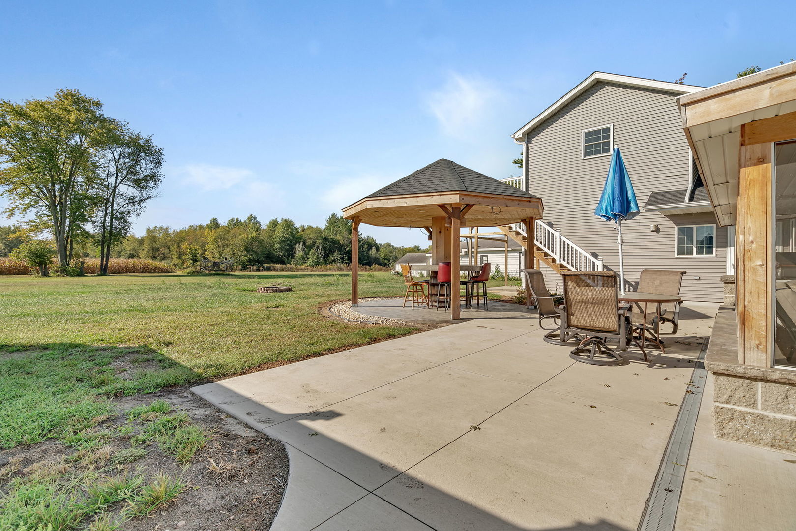 595 W Rathburn Street, Carbon Hill, IL 60416