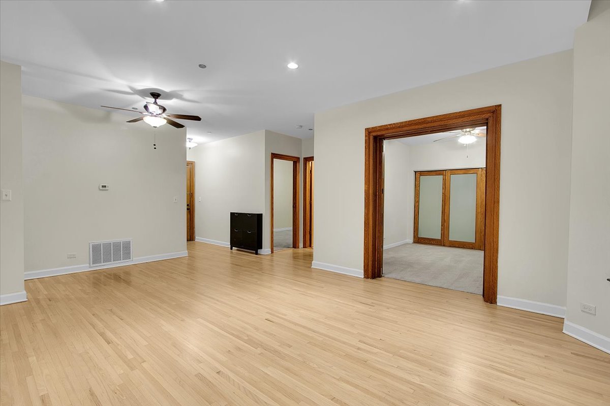 550 W Surf Street #115, Chicago, IL 60657