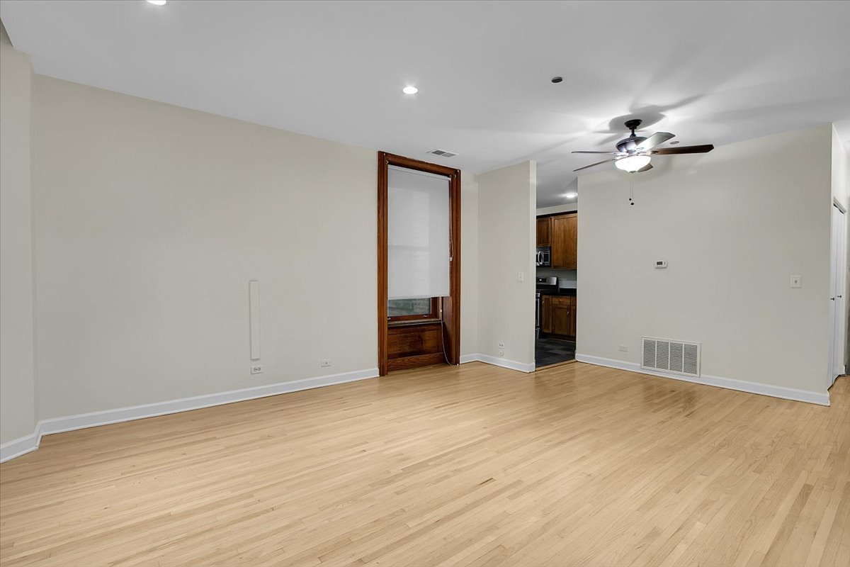 550 W Surf Street #115, Chicago, IL 60657