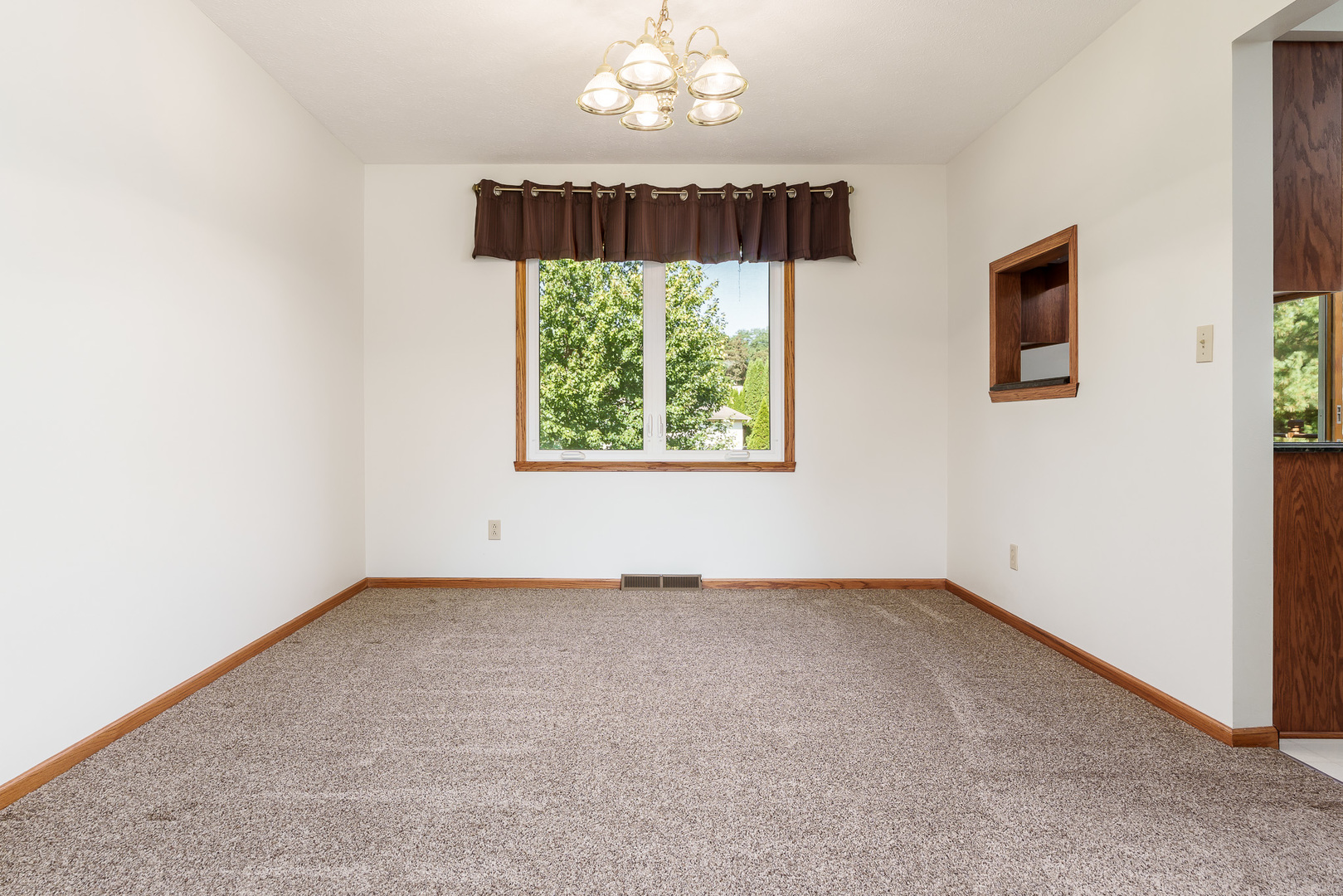 9350 Cherrywood, Roscoe, IL 61073