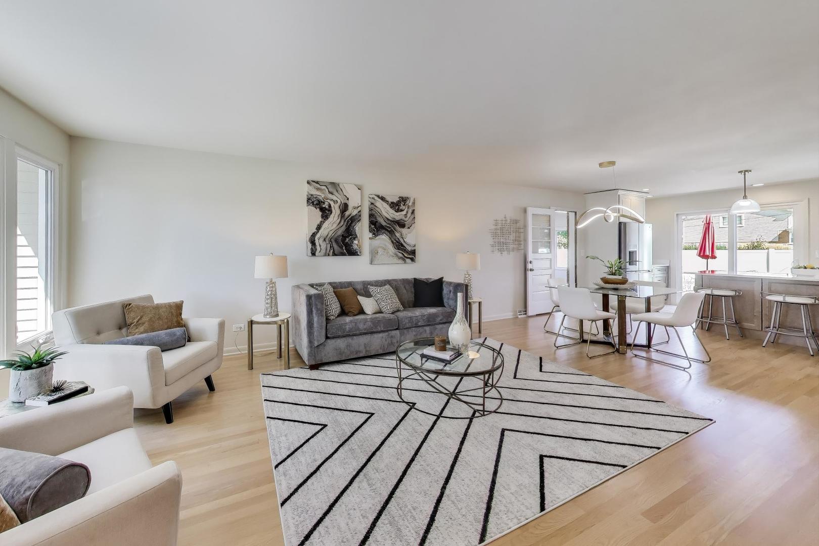 877 S Cedar Avenue, Elmhurst, IL 60126