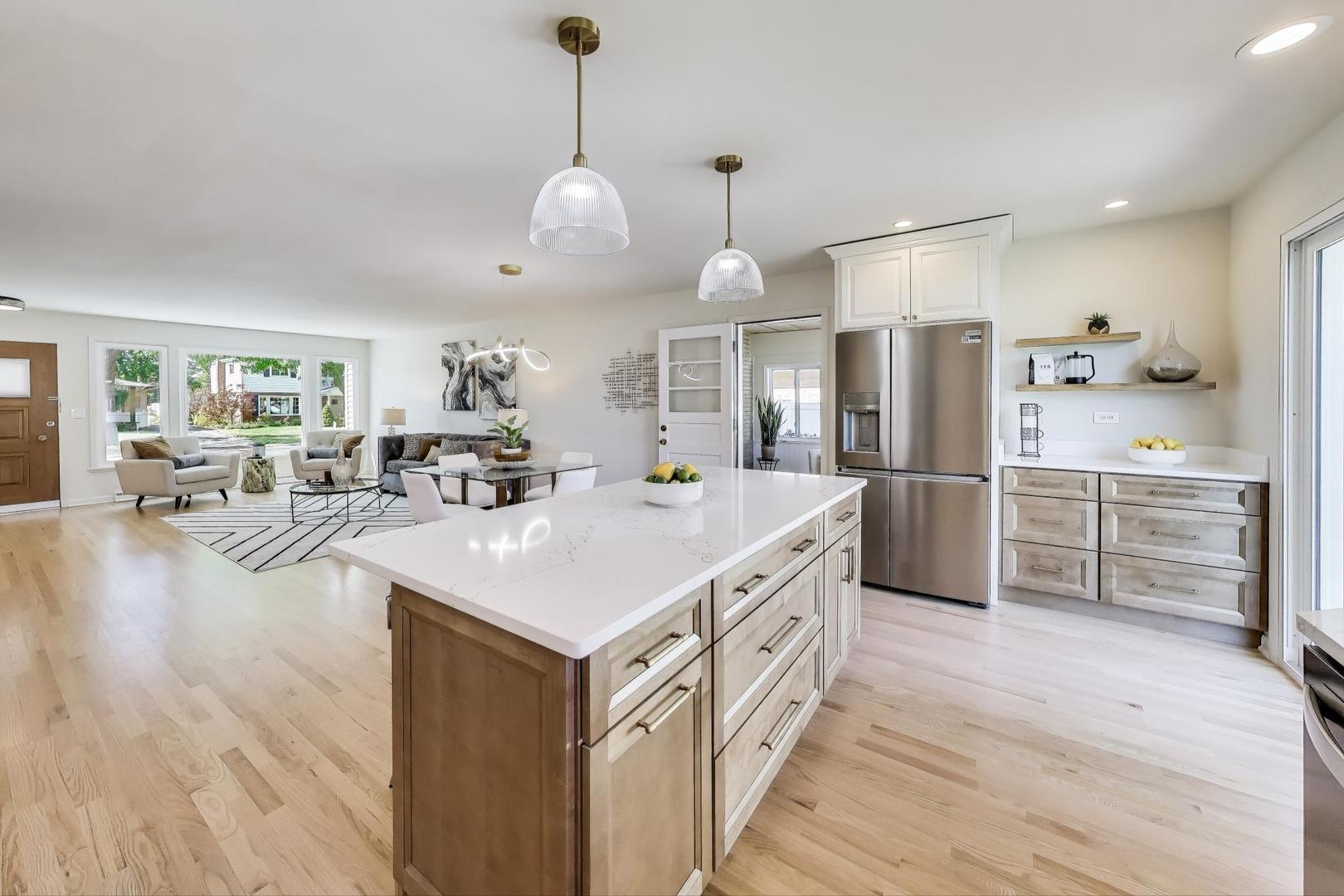 877 S Cedar Avenue, Elmhurst, IL 60126