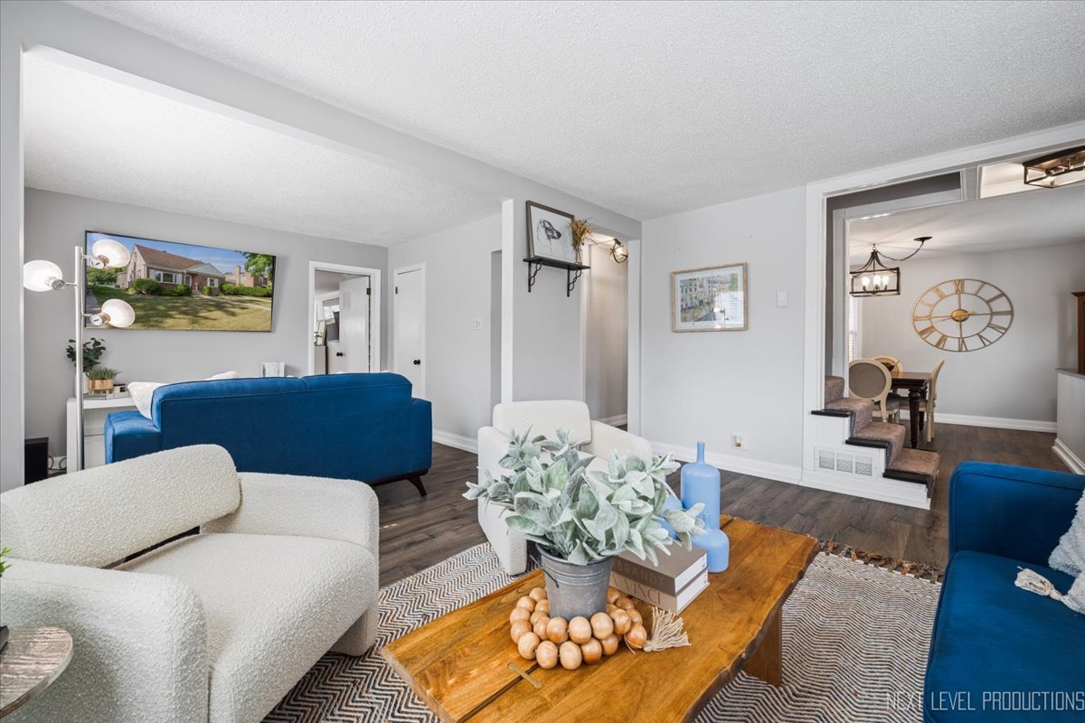 2440 S 20th Avenue, Broadview, IL 60155