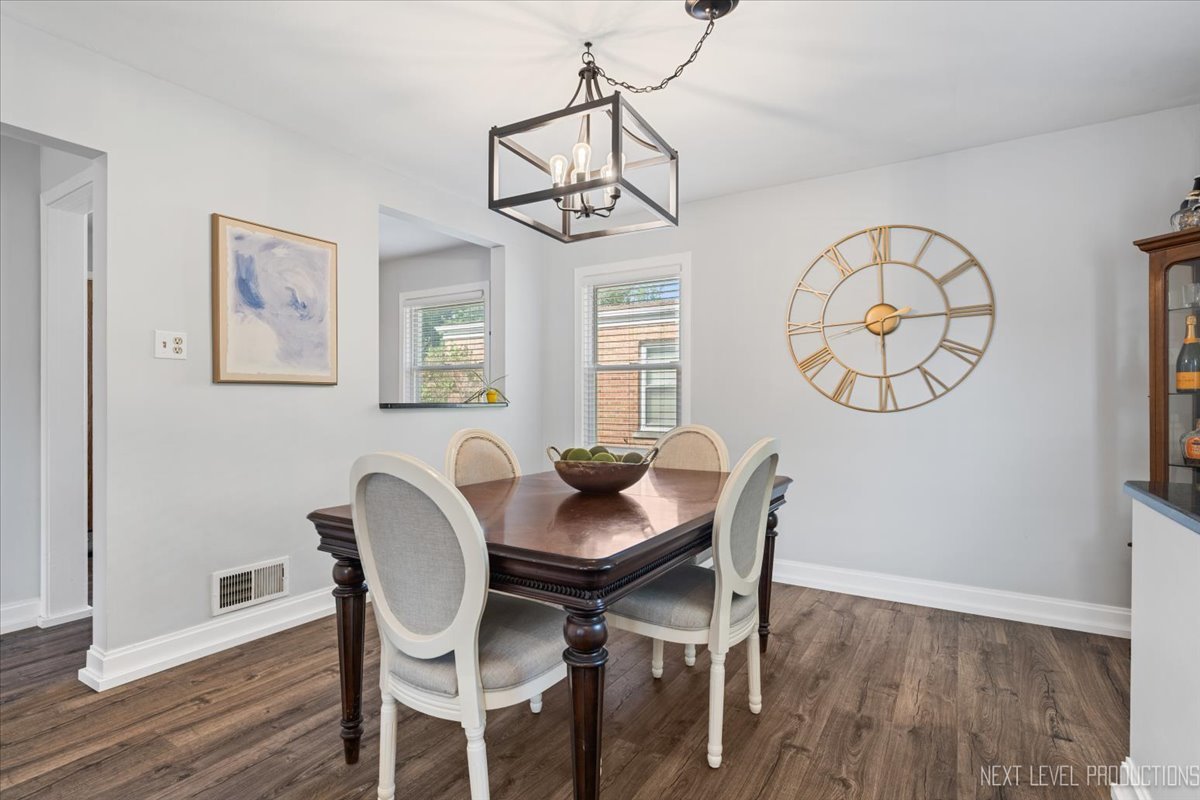 2440 S 20th Avenue, Broadview, IL 60155