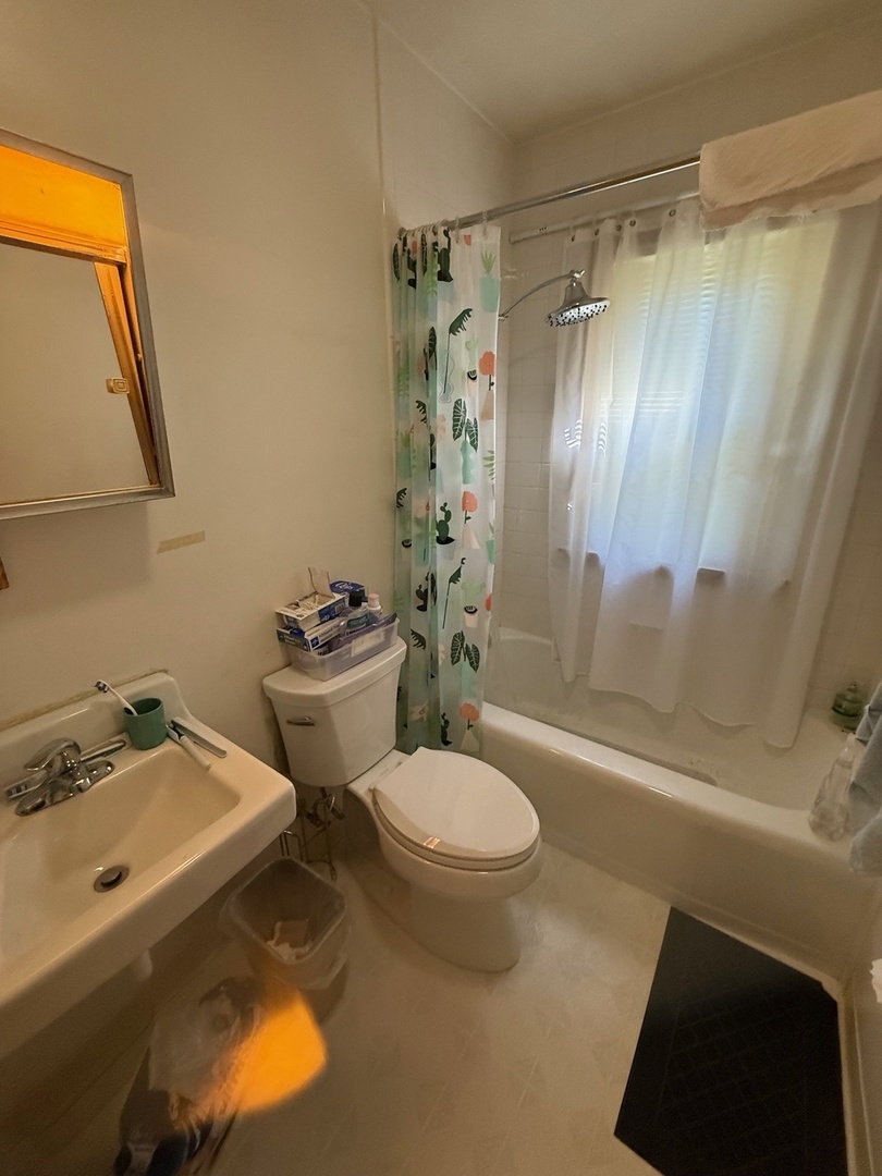 33 Worack Place, Waukegan, IL 60085