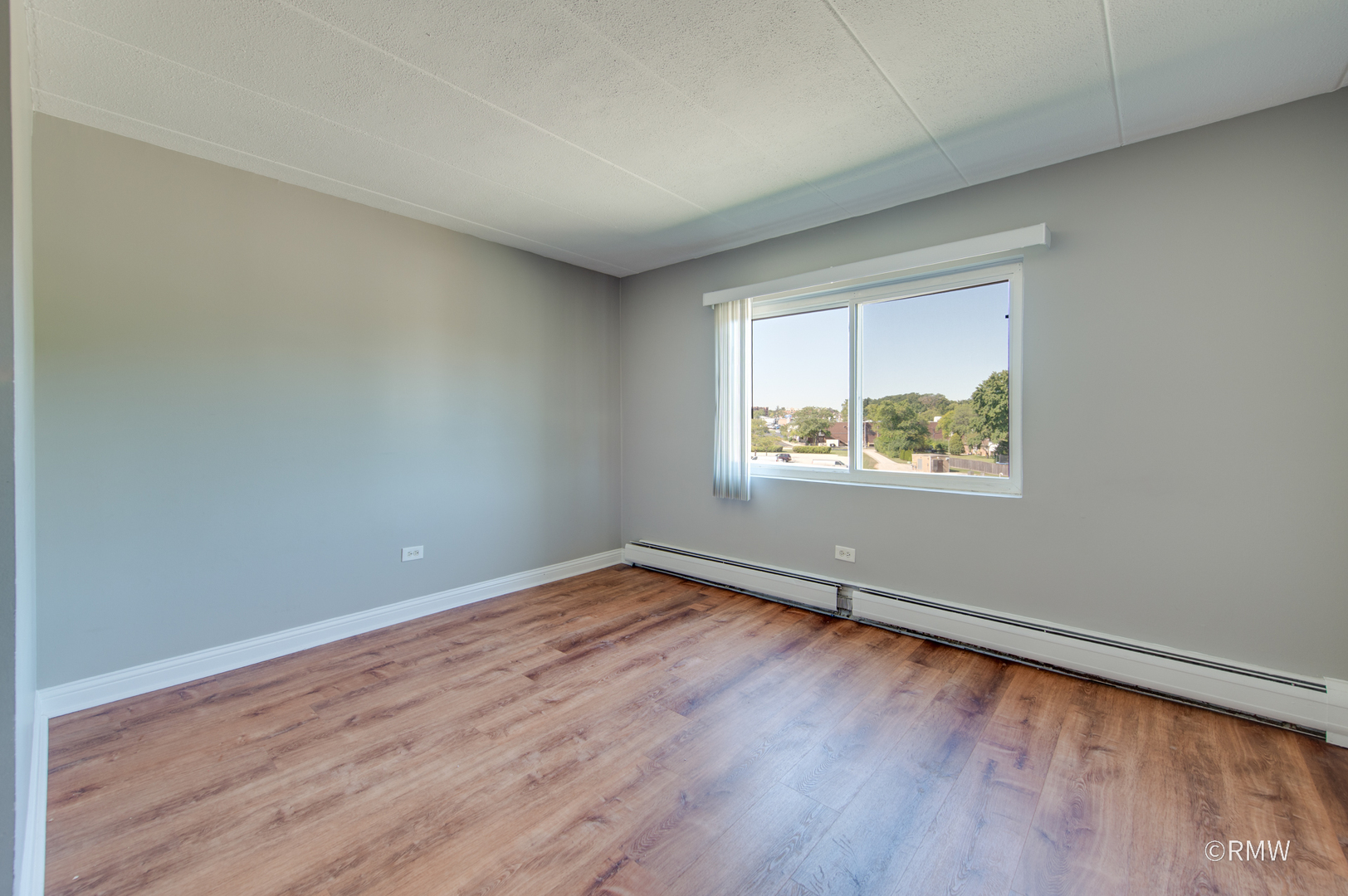 560 E Lawrence Avenue #307, Roselle, IL 60172