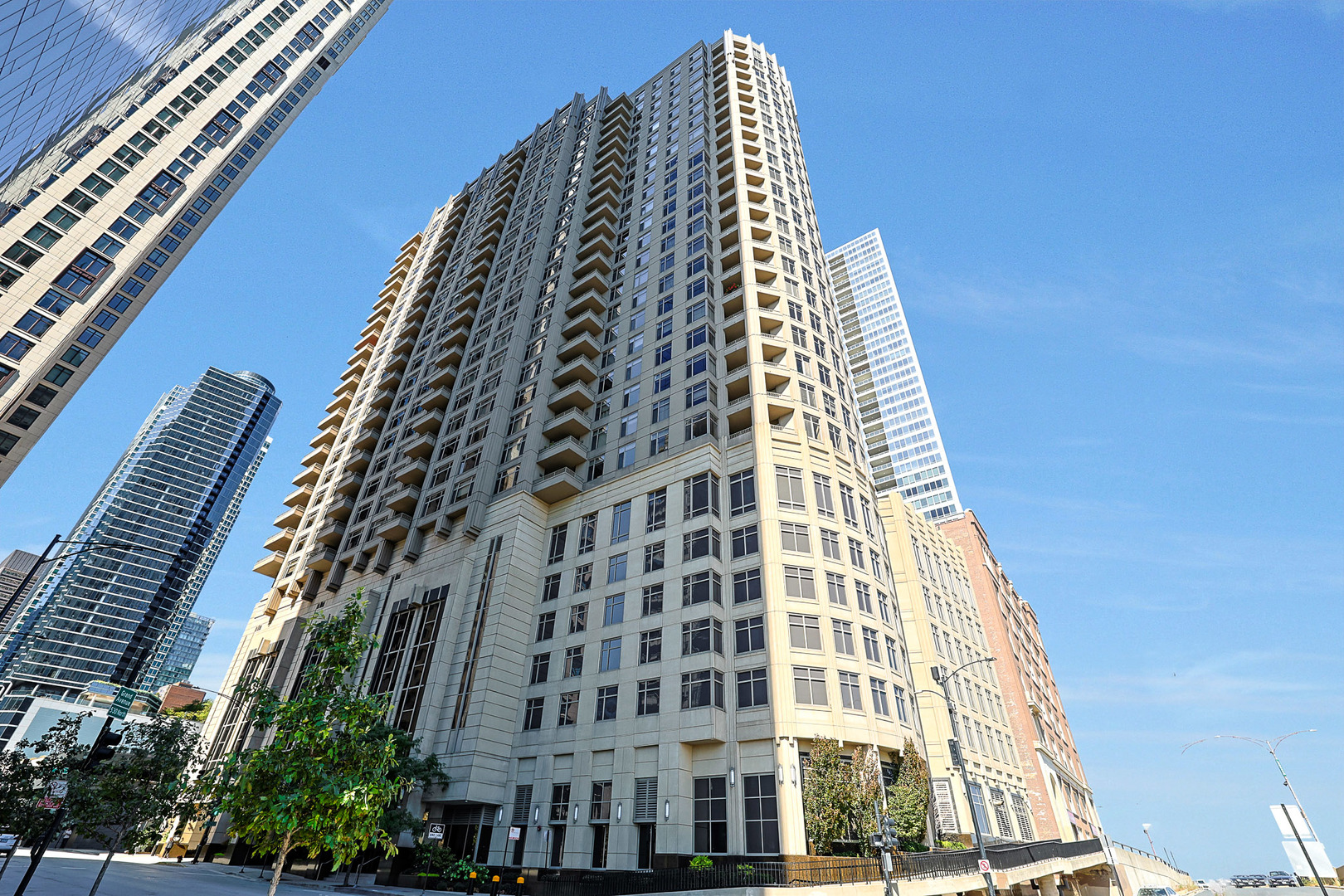530 N Lake Shore Drive #2101, Chicago, IL 60611