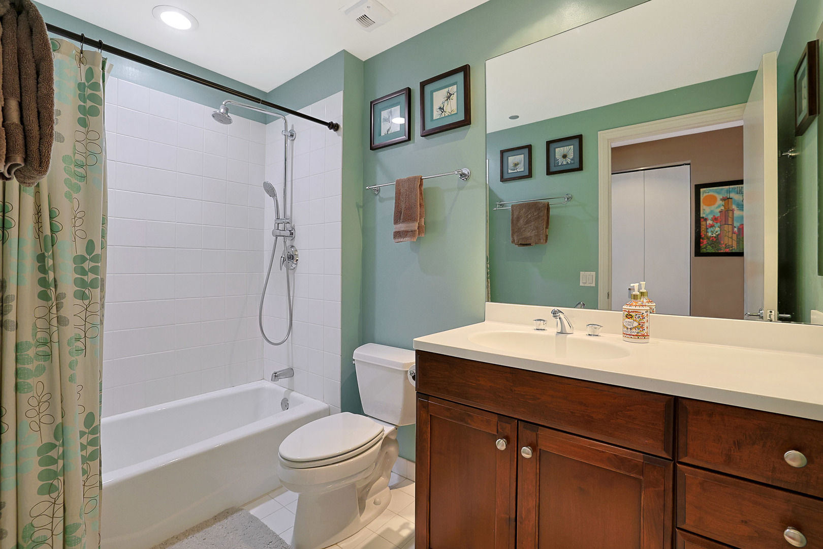 530 N Lake Shore Drive #2101, Chicago, IL 60611