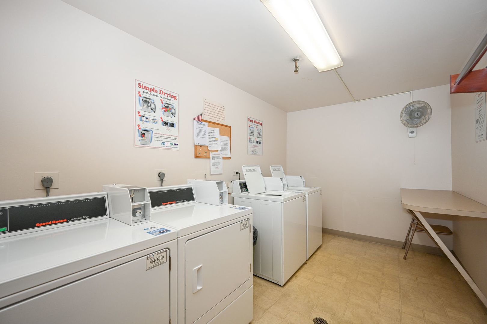 453 Raintree Drive #5E, Glen Ellyn, IL 60137