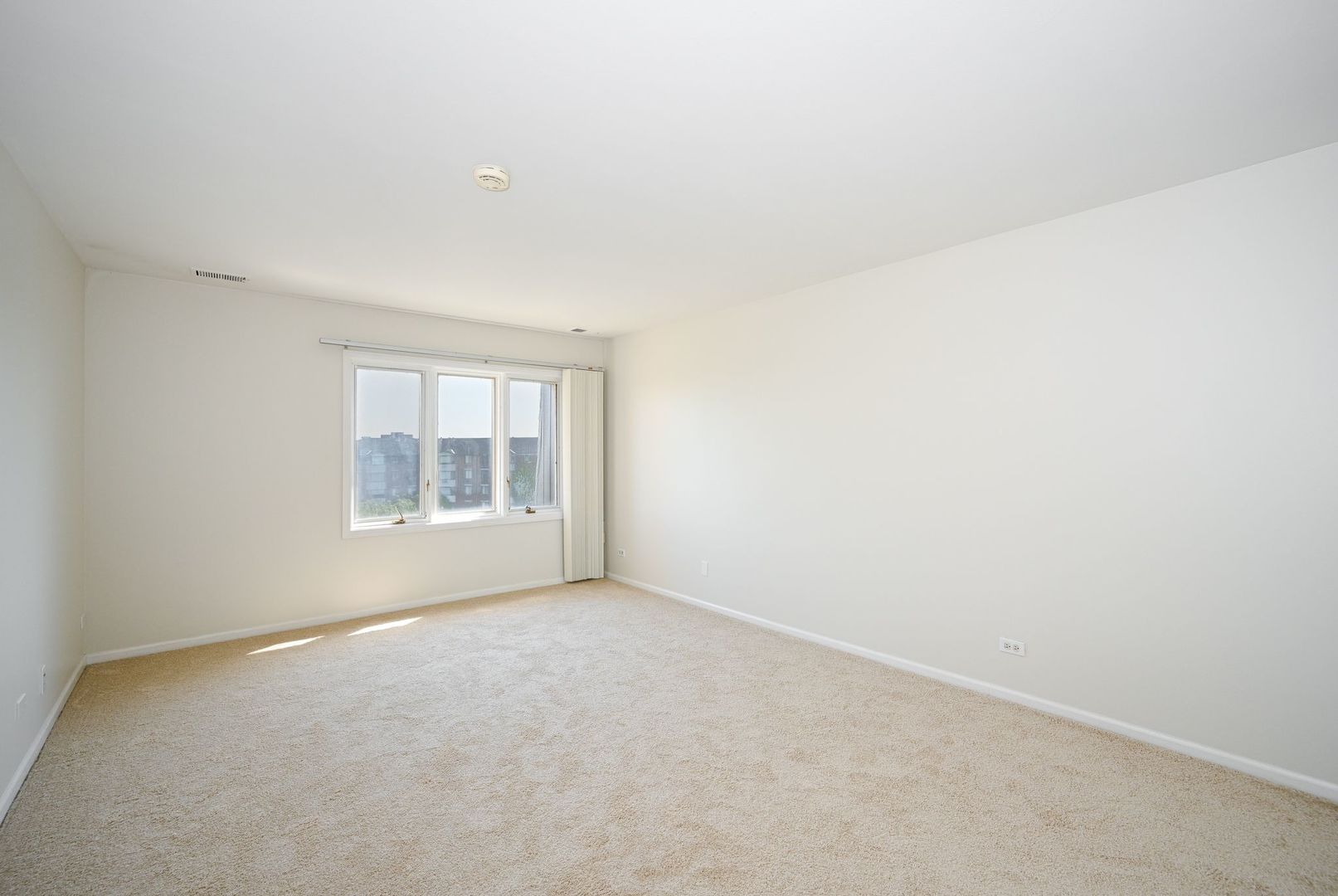 453 Raintree Drive #5E, Glen Ellyn, IL 60137