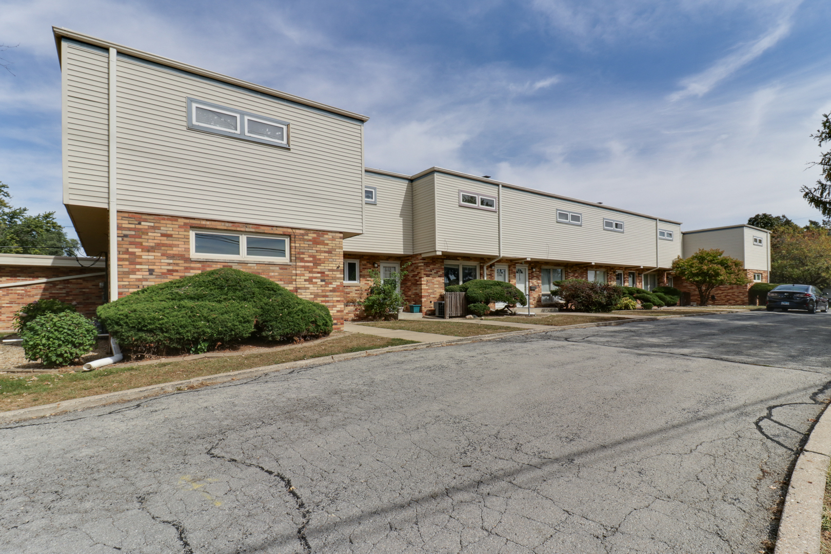 2202 E Lincoln Street #7, Bloomington, IL 61701