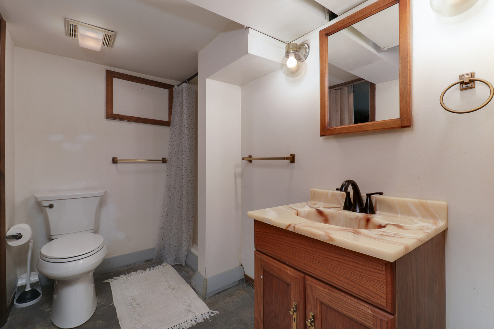 2202 E Lincoln Street #7, Bloomington, IL 61701