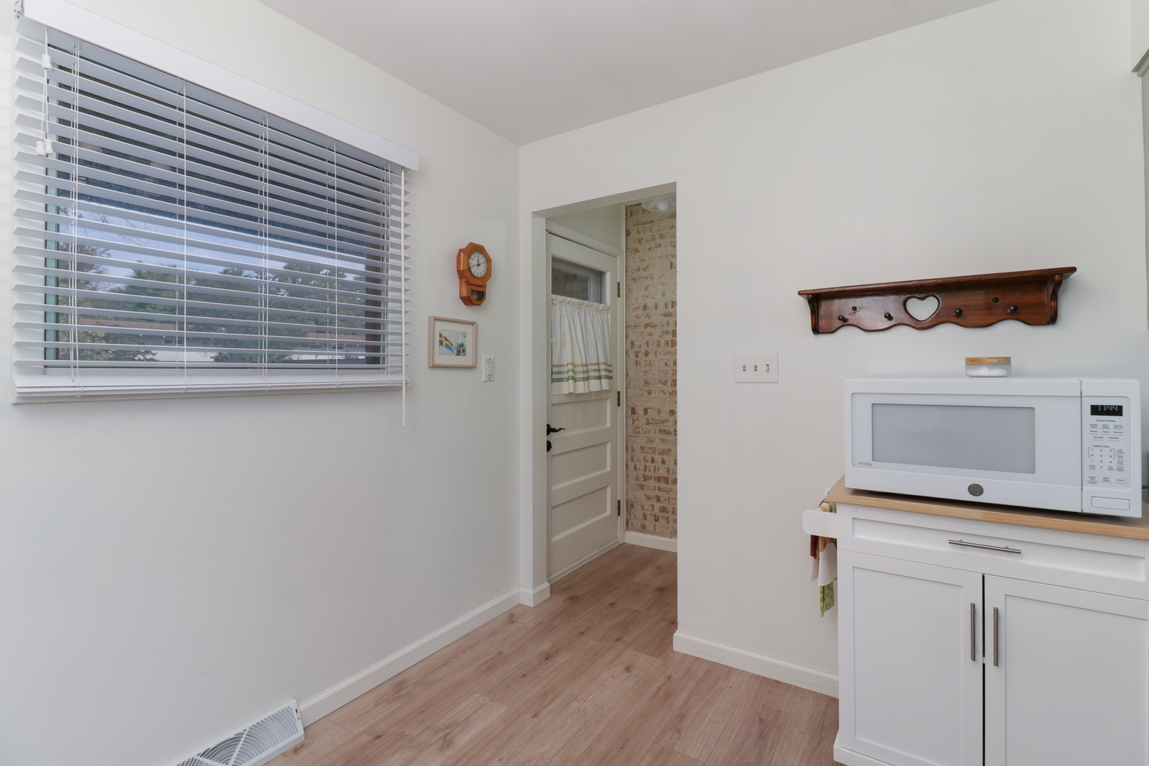 2202 E Lincoln Street #7, Bloomington, IL 61701