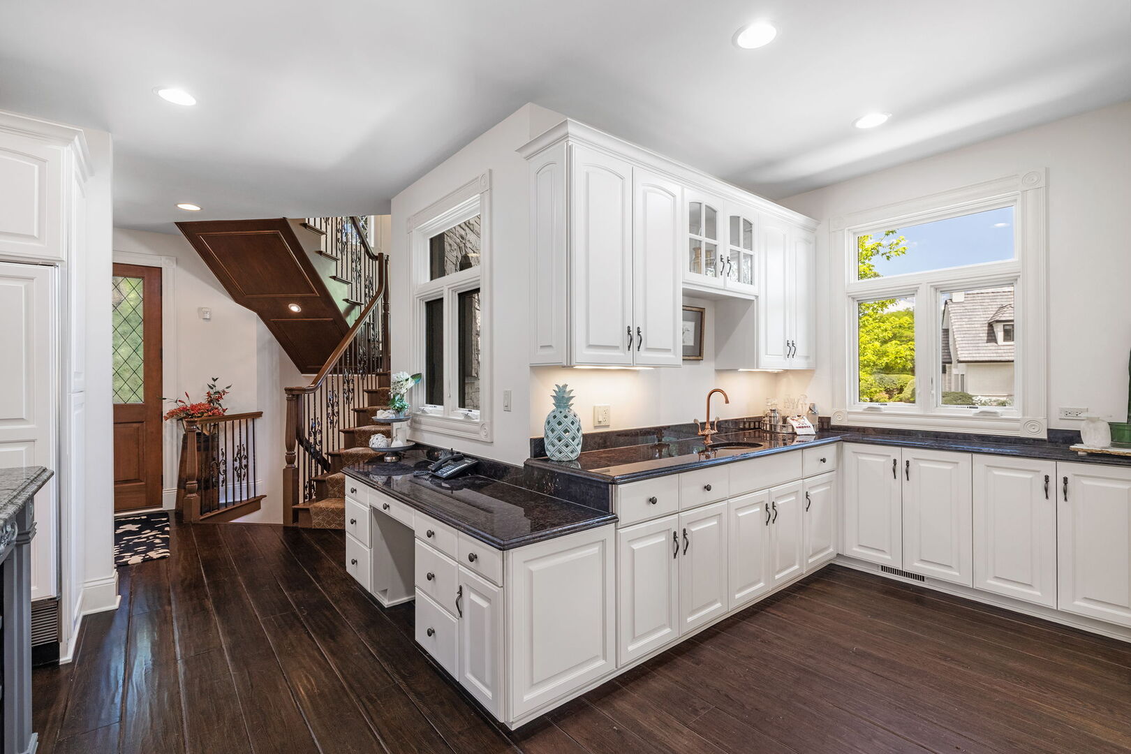 17 Ambriance Drive, Burr Ridge, IL 60527