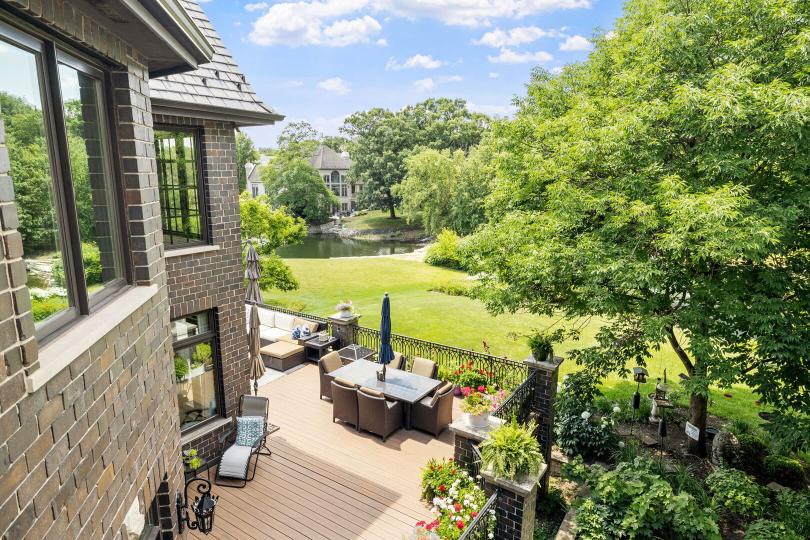 17 Ambriance Drive, Burr Ridge, IL 60527