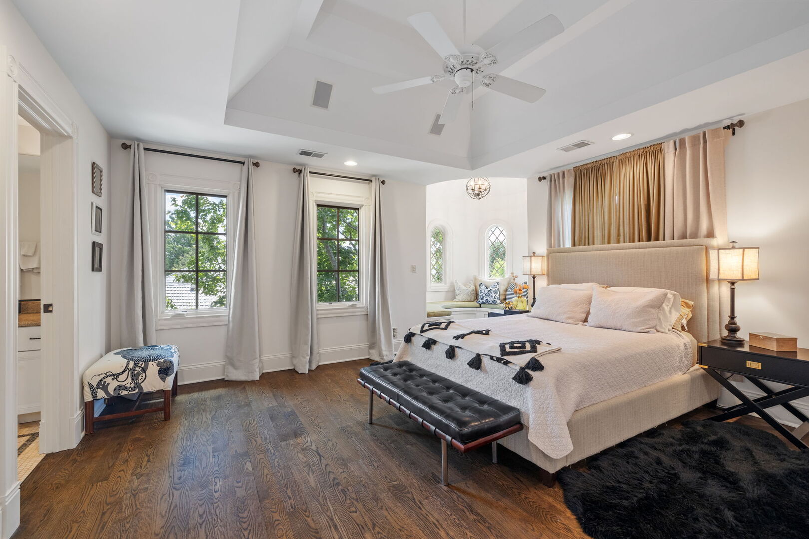 17 Ambriance Drive, Burr Ridge, IL 60527