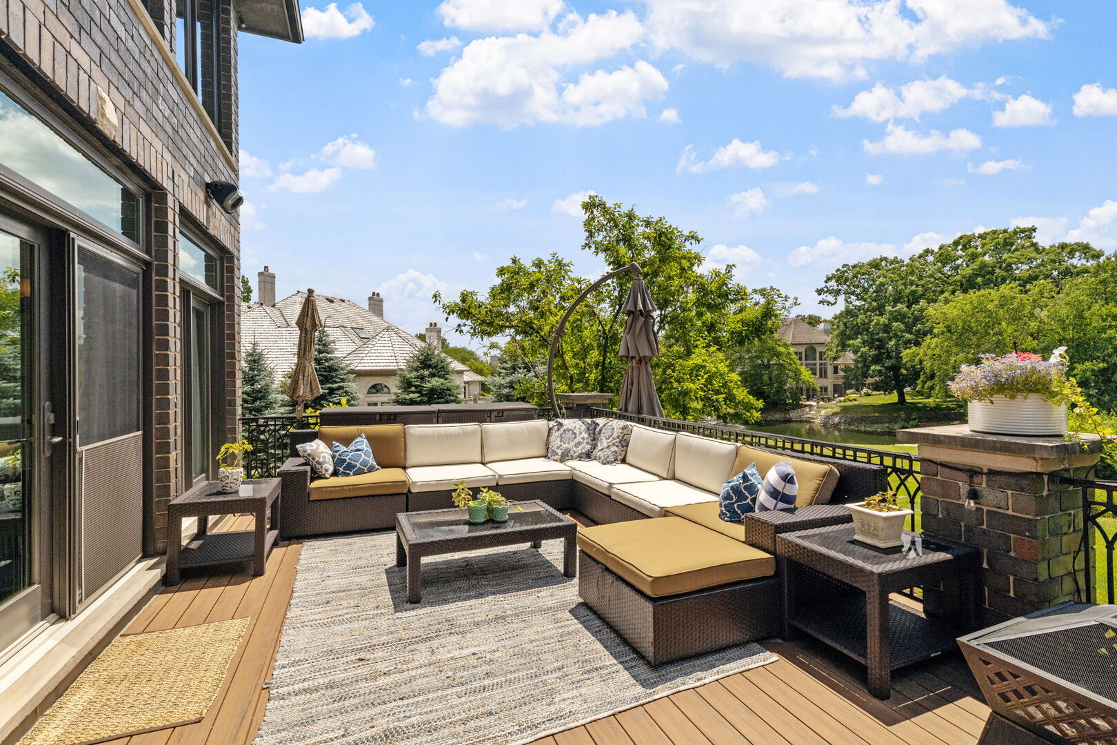 17 Ambriance Drive, Burr Ridge, IL 60527