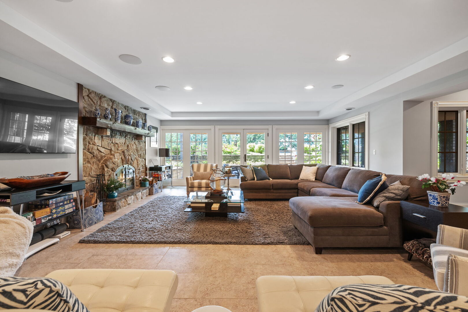 17 Ambriance Drive, Burr Ridge, IL 60527