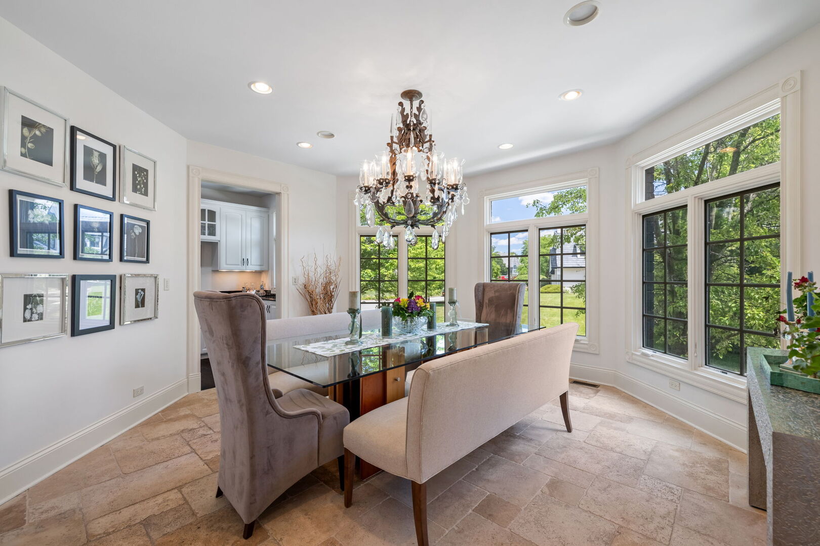 17 Ambriance Drive, Burr Ridge, IL 60527