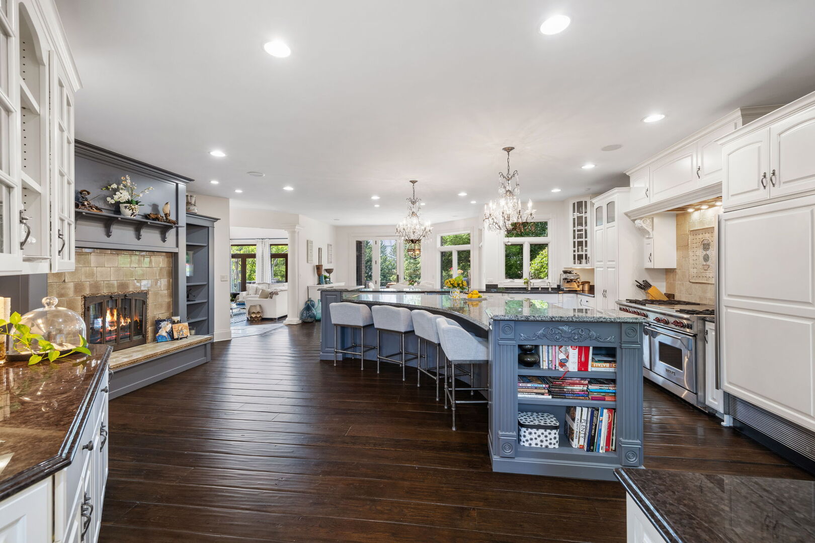 17 Ambriance Drive, Burr Ridge, IL 60527