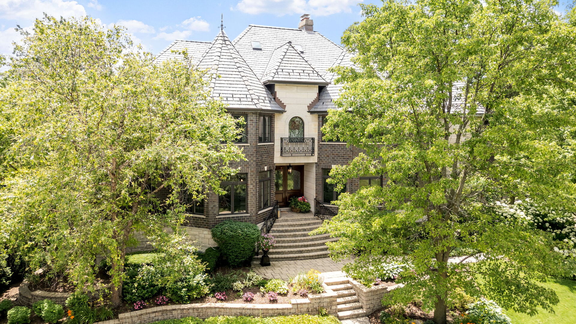 17 Ambriance Drive, Burr Ridge, IL 60527