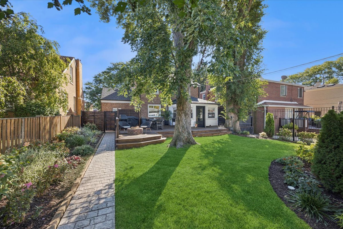 9646 S Leavitt Street, Chicago, IL 60643