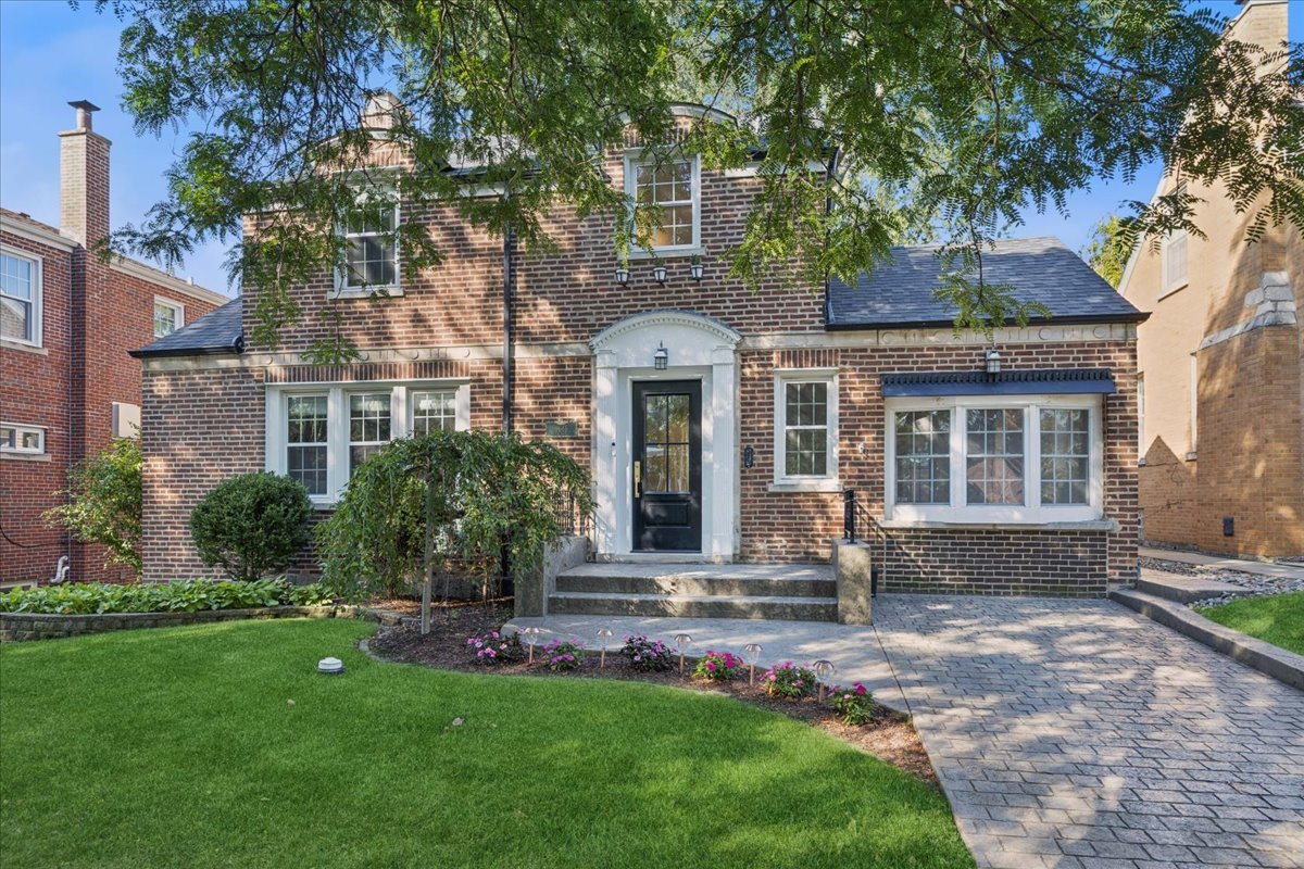 9646 S Leavitt Street, Chicago, IL 60643