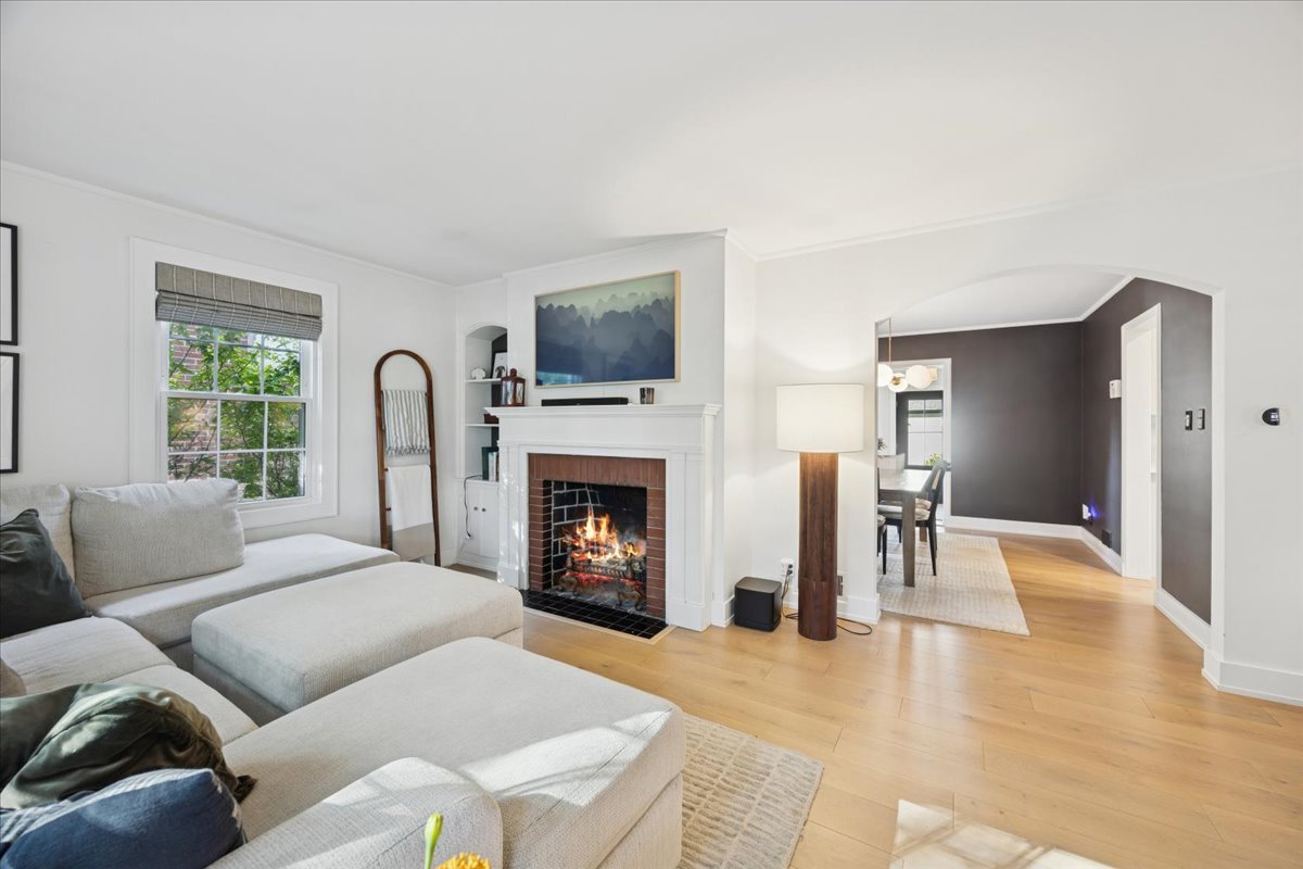 9646 S Leavitt Street, Chicago, IL 60643