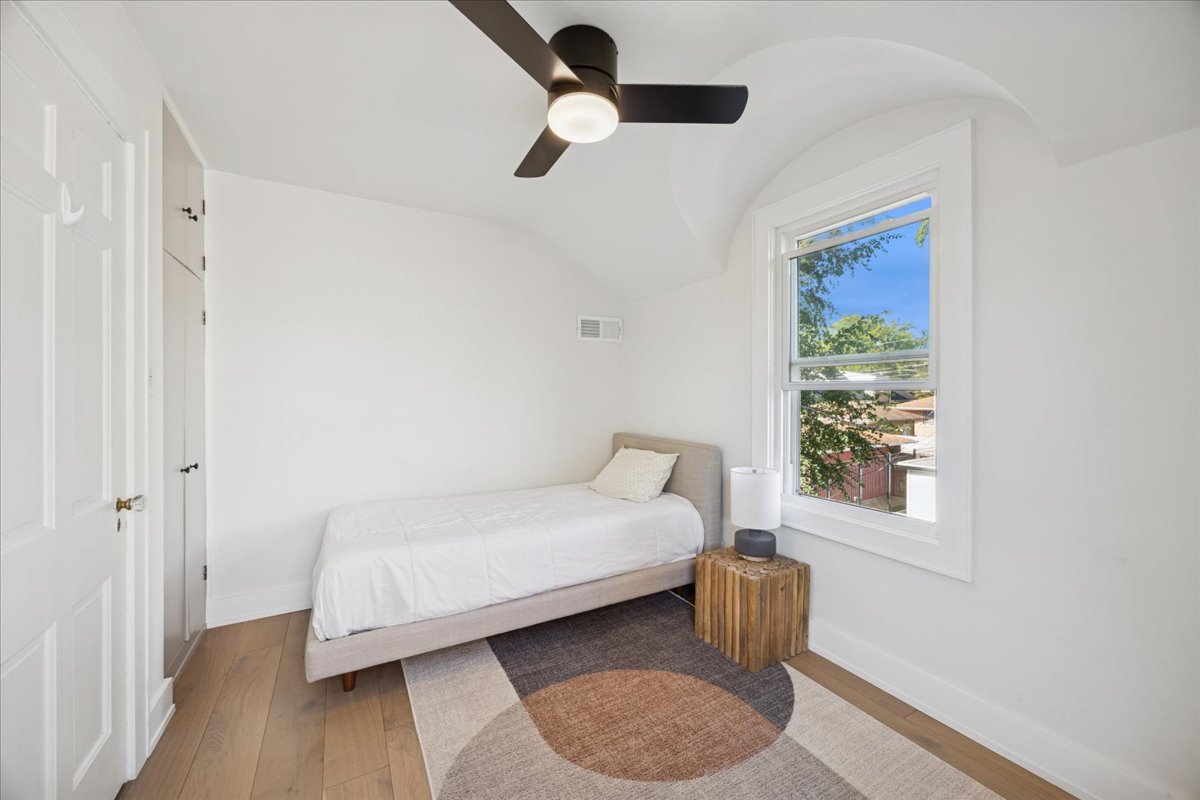 9646 S Leavitt Street, Chicago, IL 60643