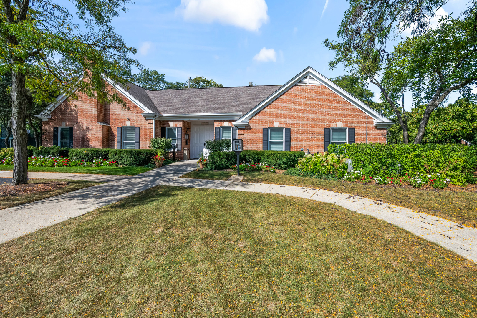 212 Country Club Drive, Prospect Heights, IL 60070