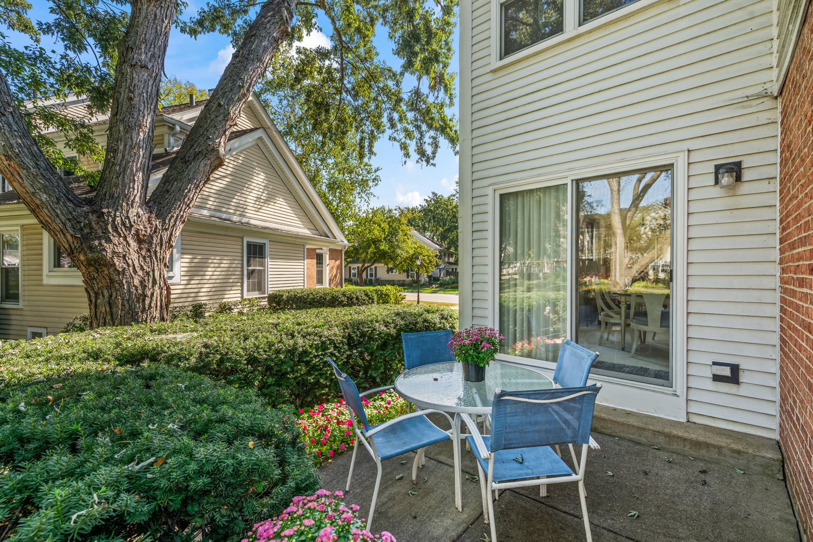 212 Country Club Drive, Prospect Heights, IL 60070
