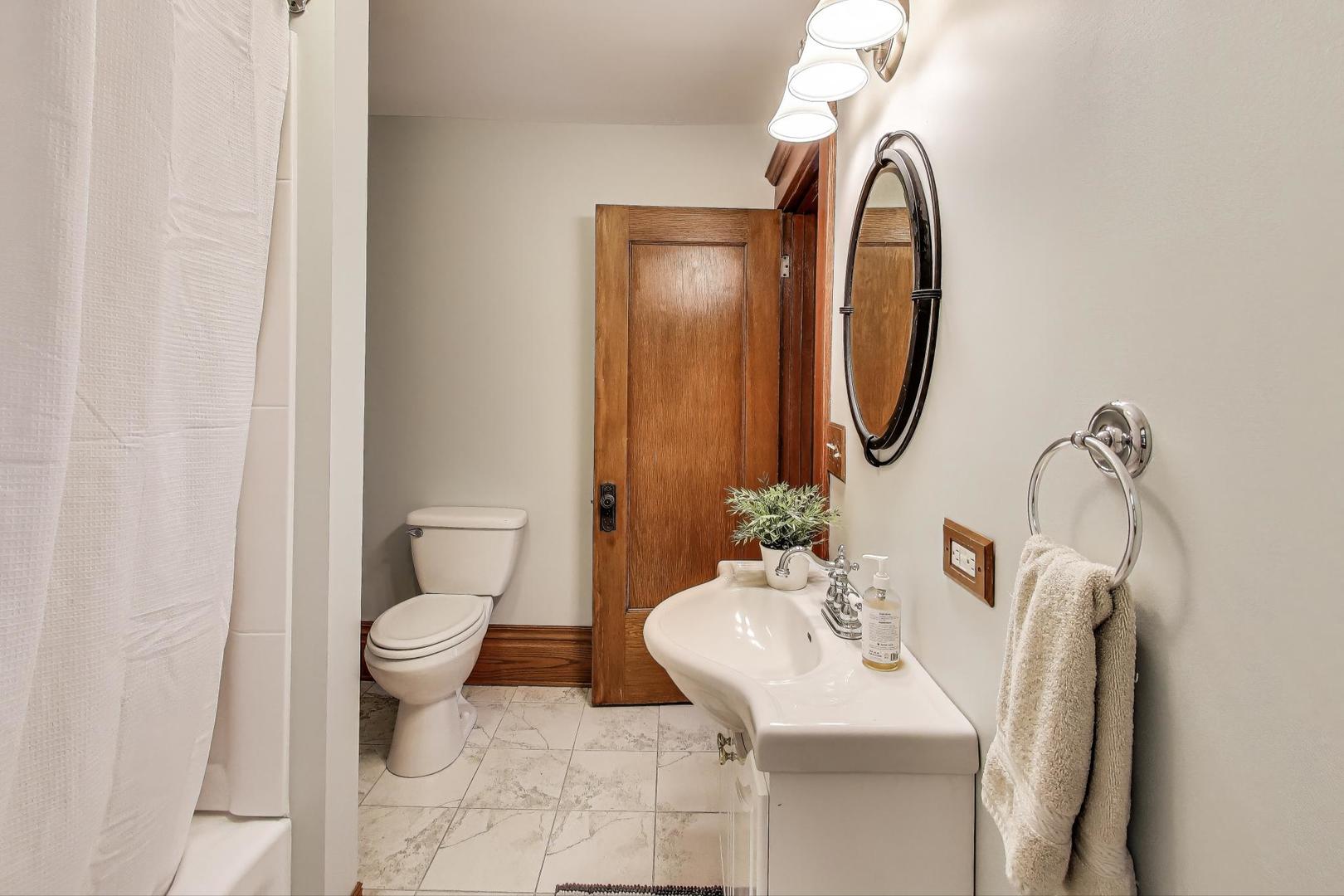 713 S 4th Street, Aurora, IL 60505