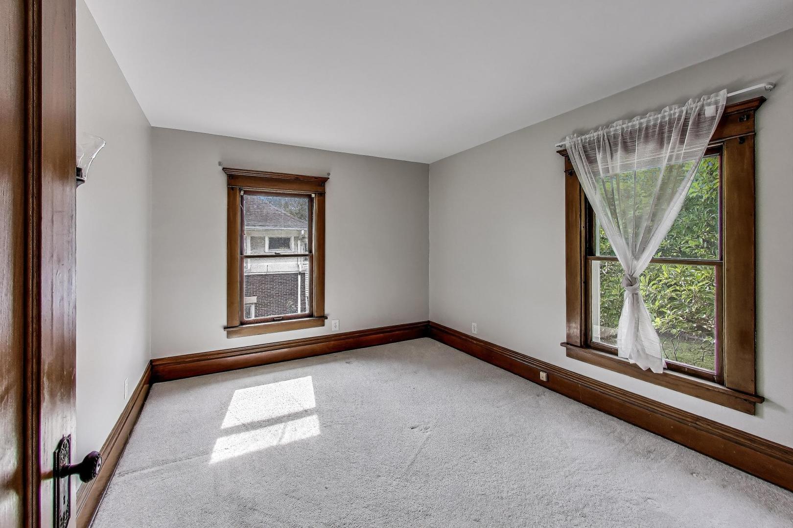 713 S 4th Street, Aurora, IL 60505