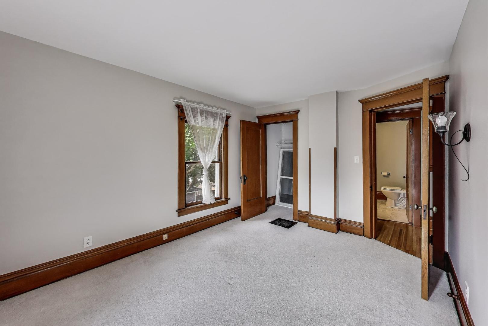 713 S 4th Street, Aurora, IL 60505