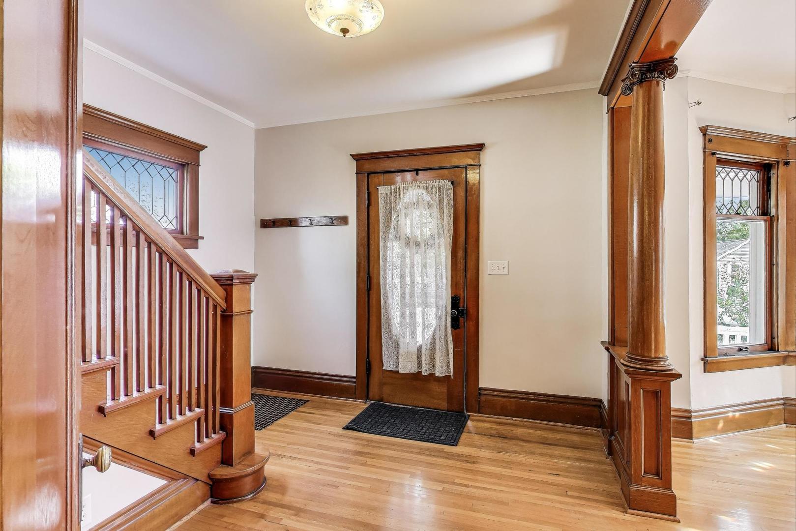 713 S 4th Street, Aurora, IL 60505