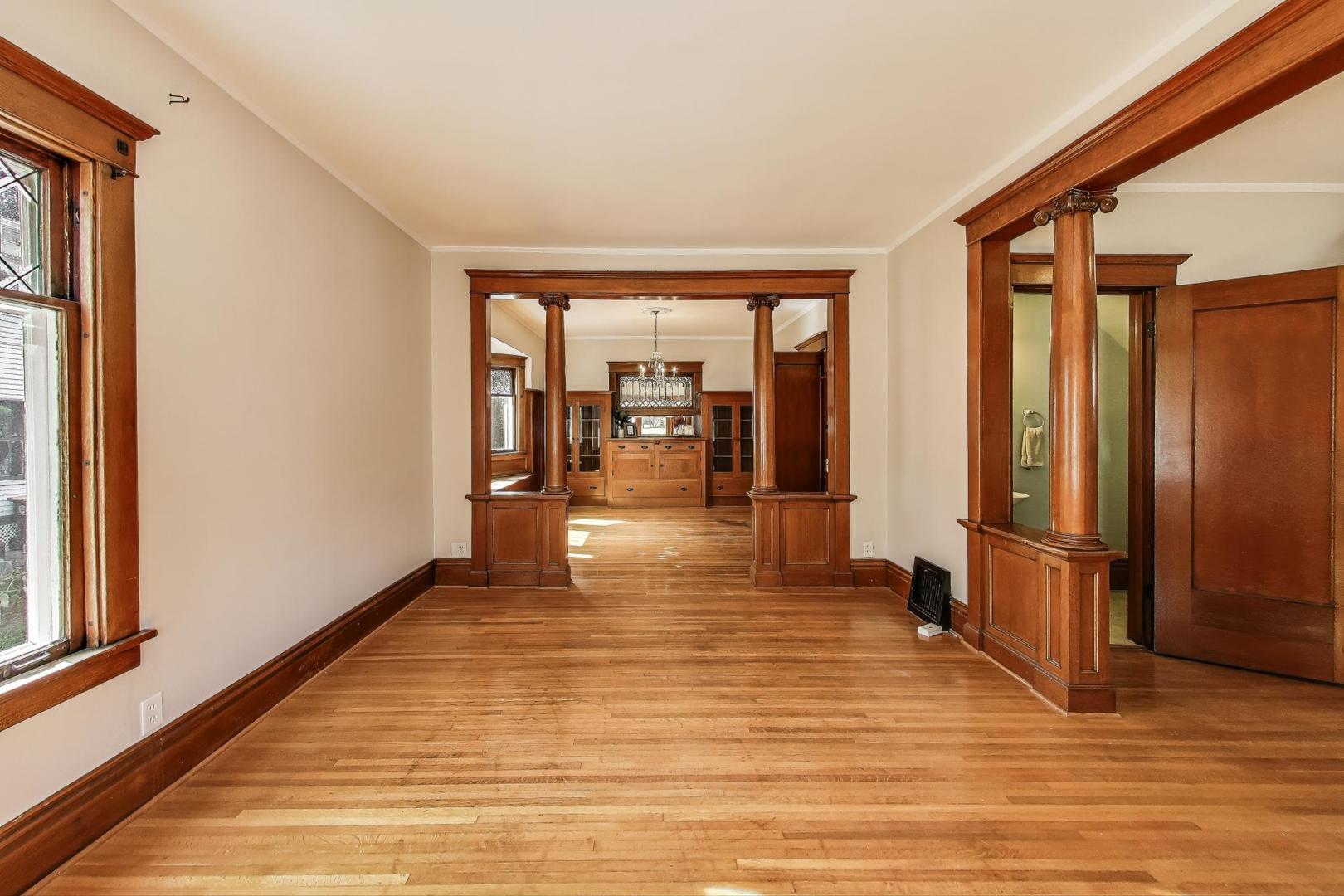 713 S 4th Street, Aurora, IL 60505