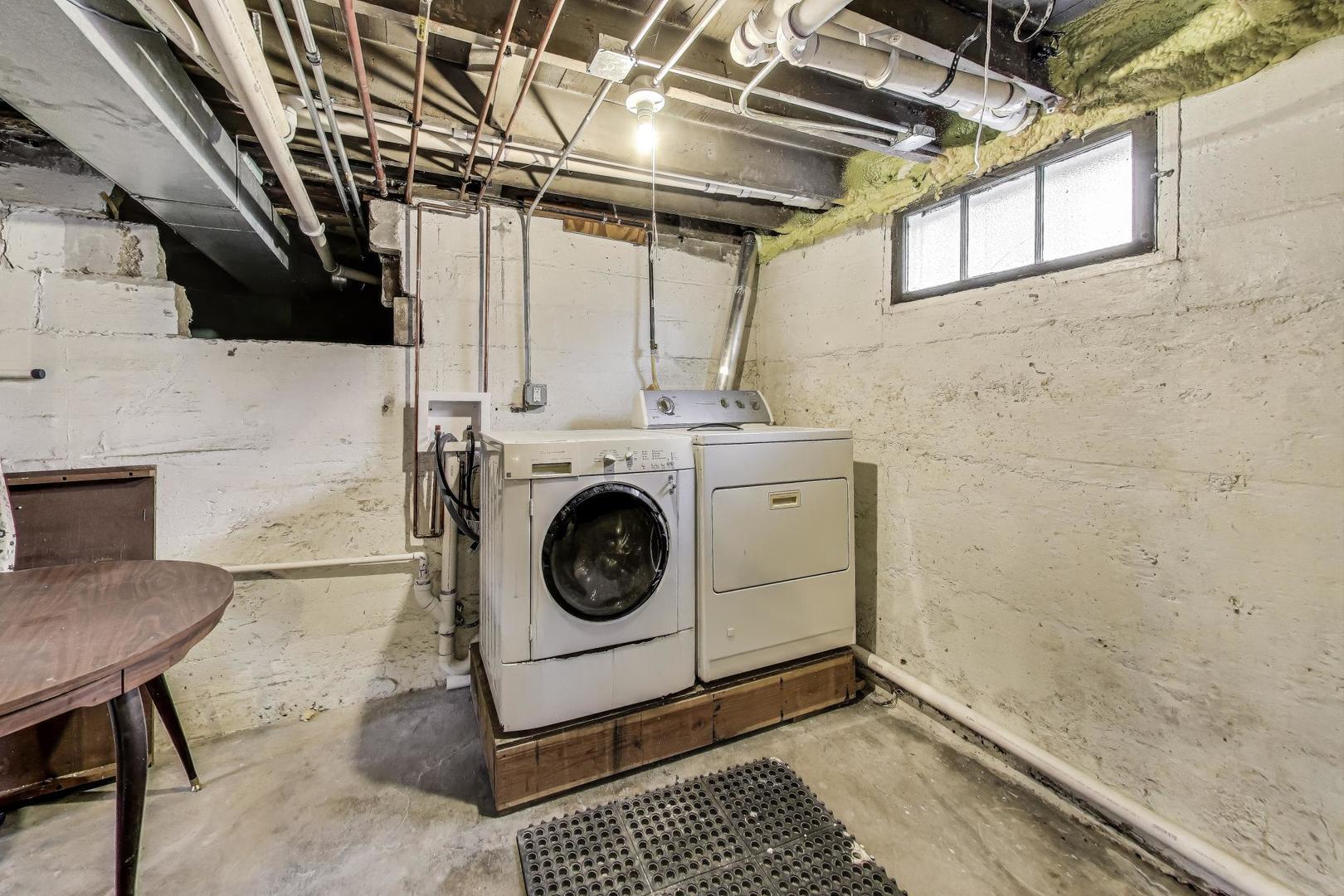 713 S 4th Street, Aurora, IL 60505