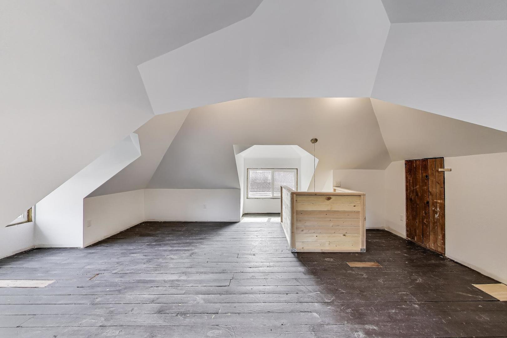 713 S 4th Street, Aurora, IL 60505