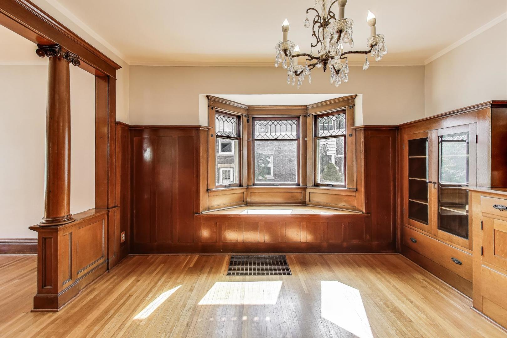 713 S 4th Street, Aurora, IL 60505