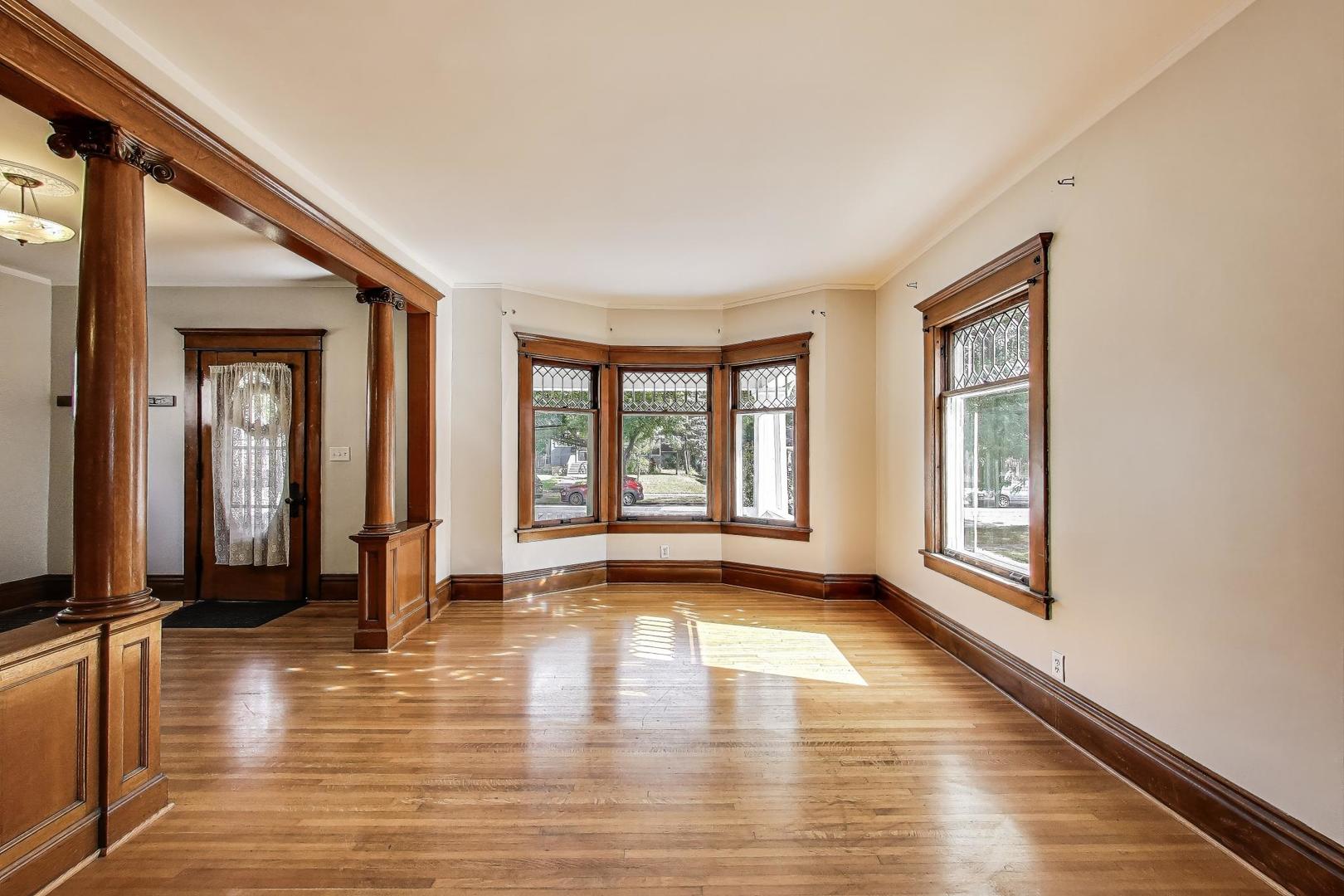 713 S 4th Street, Aurora, IL 60505