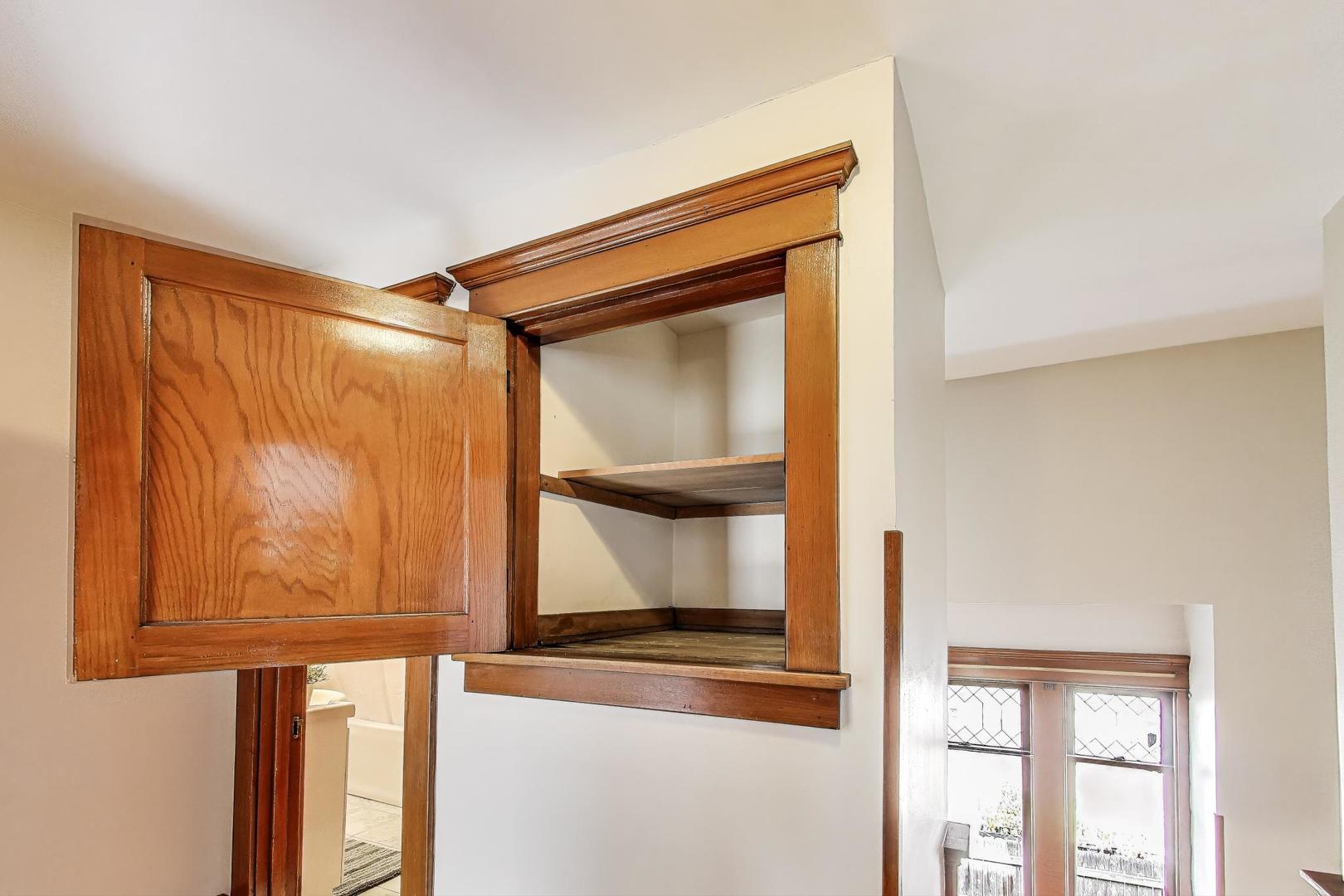 713 S 4th Street, Aurora, IL 60505