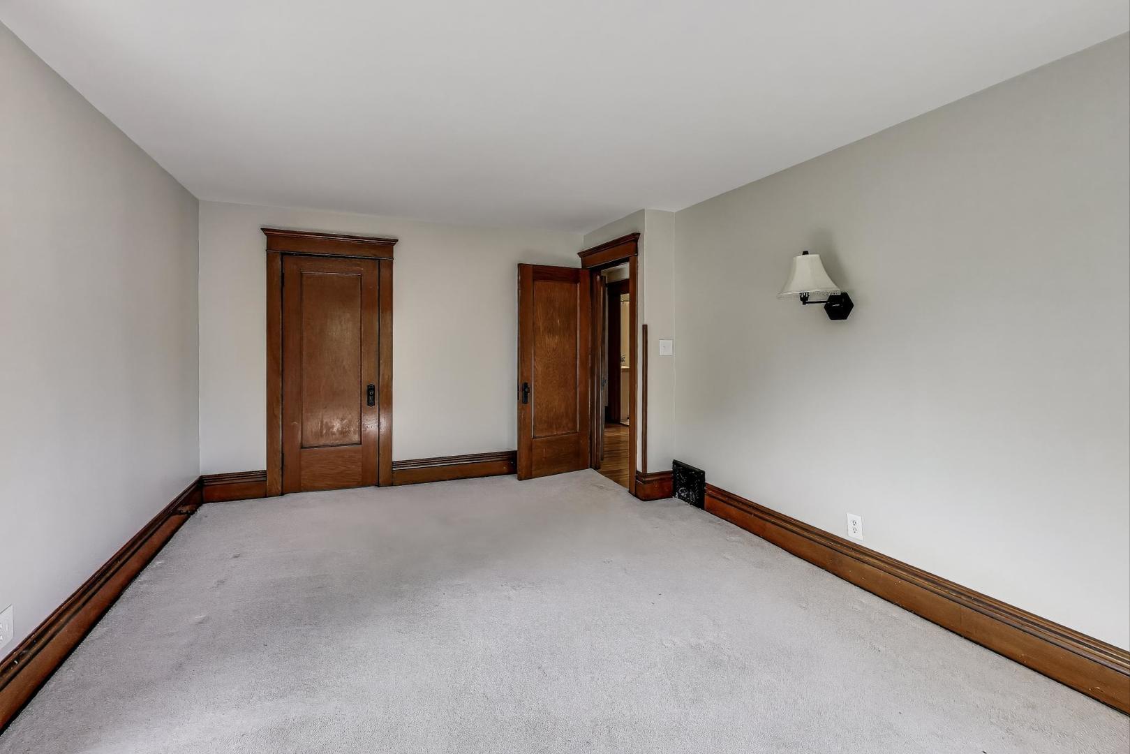 713 S 4th Street, Aurora, IL 60505