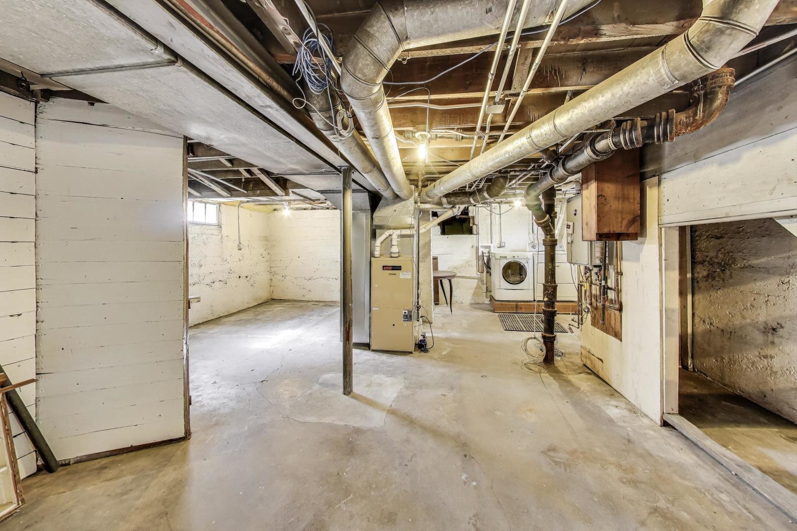 713 S 4th Street, Aurora, IL 60505