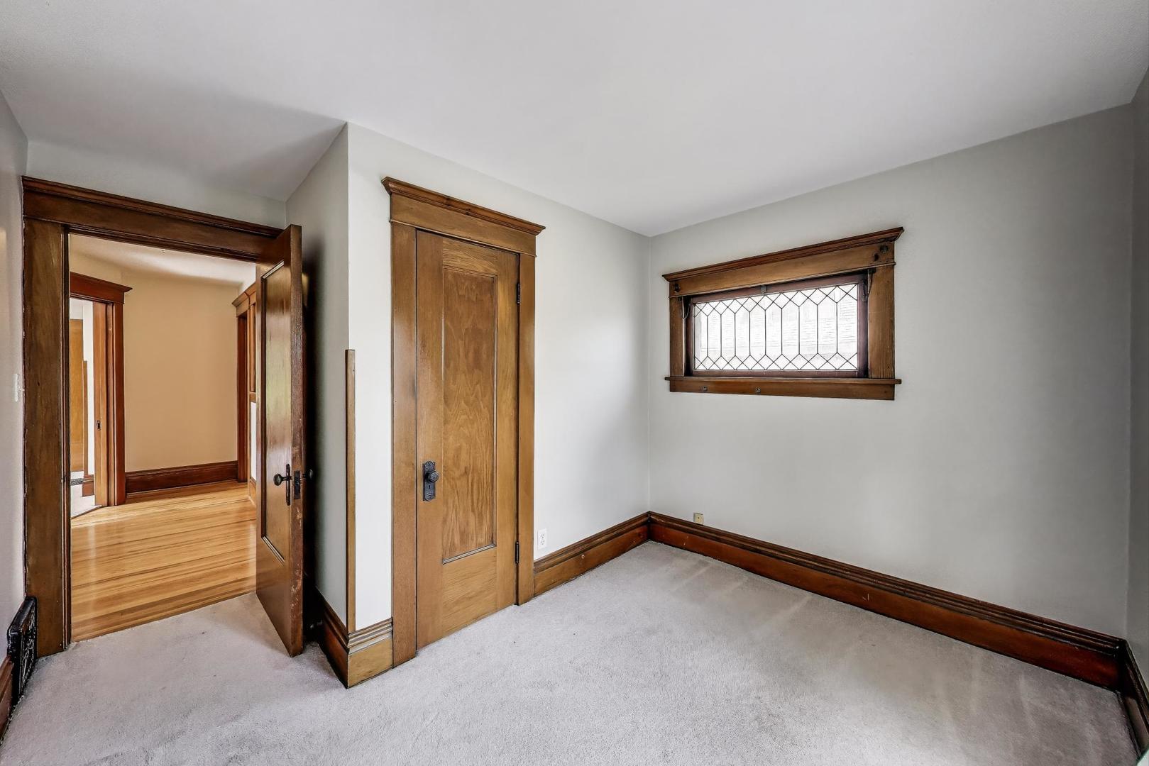 713 S 4th Street, Aurora, IL 60505