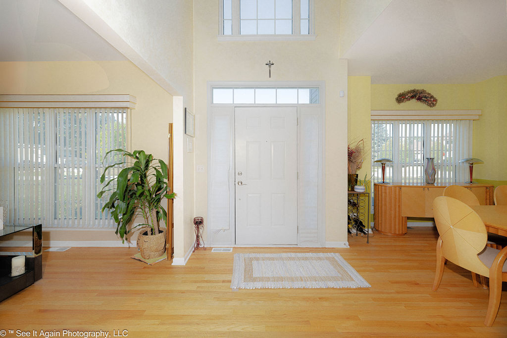 1705 Seward Street, Roselle, IL 60172