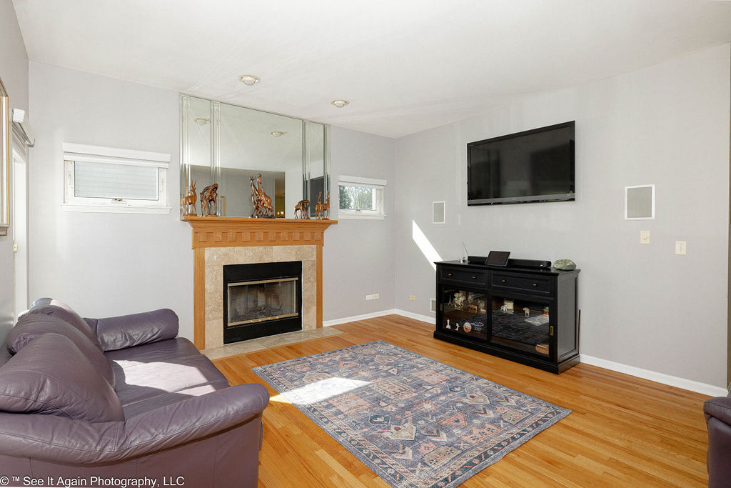 1705 Seward Street, Roselle, IL 60172